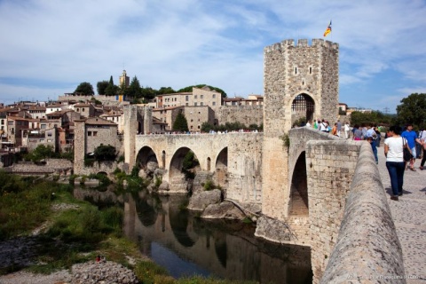 Besalú, the town with the most history and medieval architecture on the Costa Brava