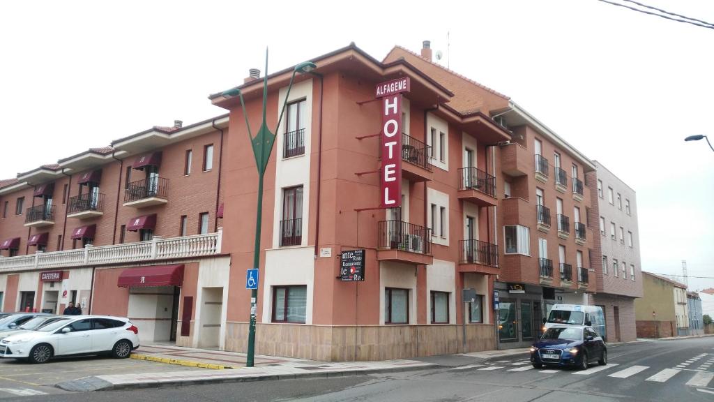 Hôtels à León avec chargeurs pour voitures électriques