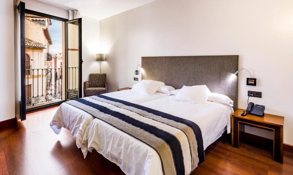 Hoteles en Granada con cargadores para coches eléctricos