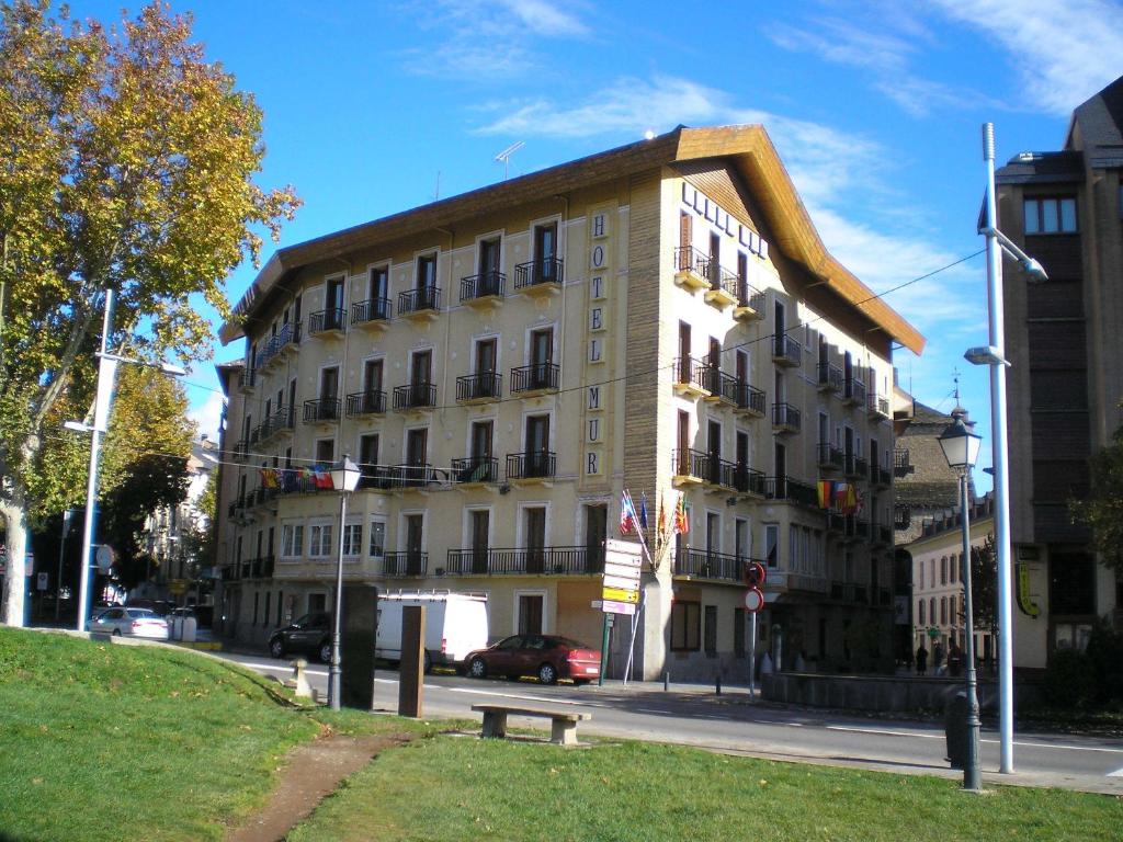 Hôtels à Jaca avec chargeurs pour voitures électriques