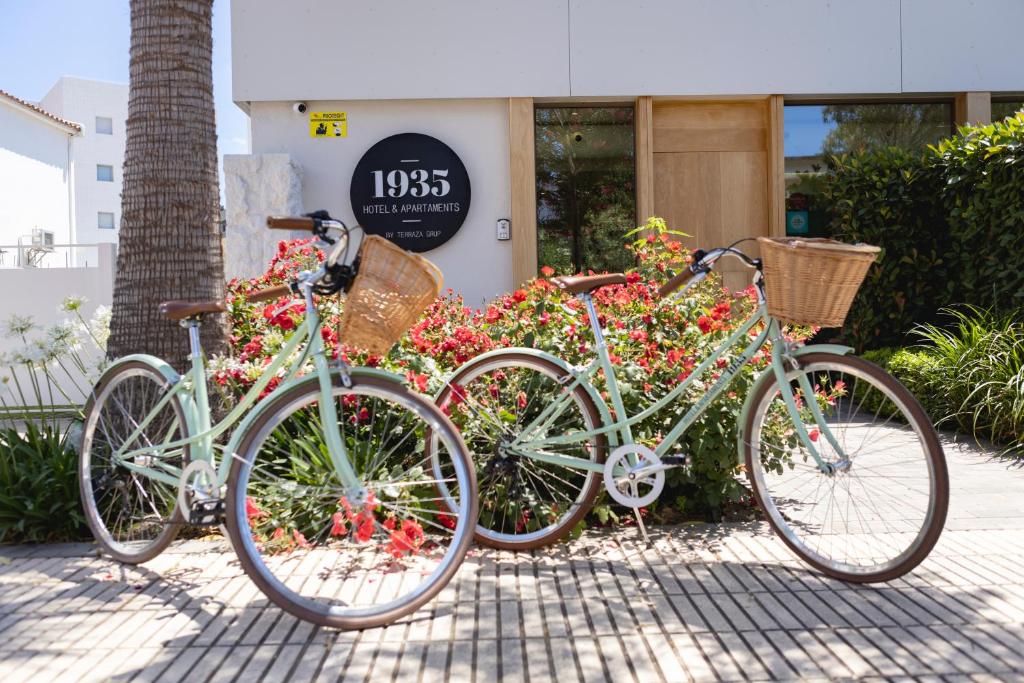 Hôtels à Roses avec chargeurs pour voitures électriques