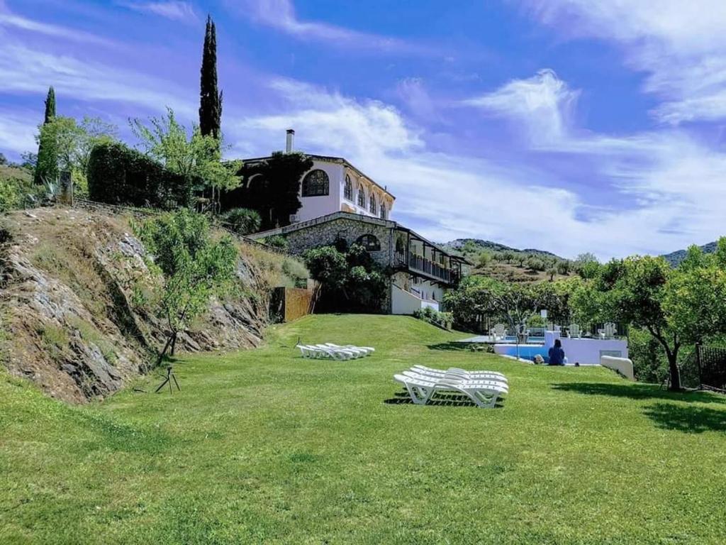 Hoteles en Hinojosa De Duero con cargadores para coches eléctricos