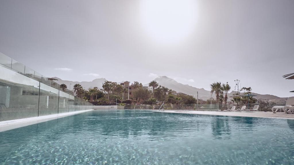 Hoteles en Costa Adeje con cargadores para coches eléctricos