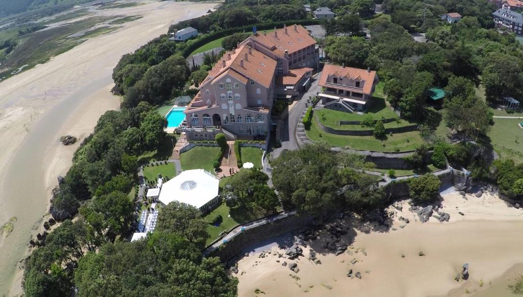 Hôtels à Isla Playa avec chargeurs pour voitures électriques
