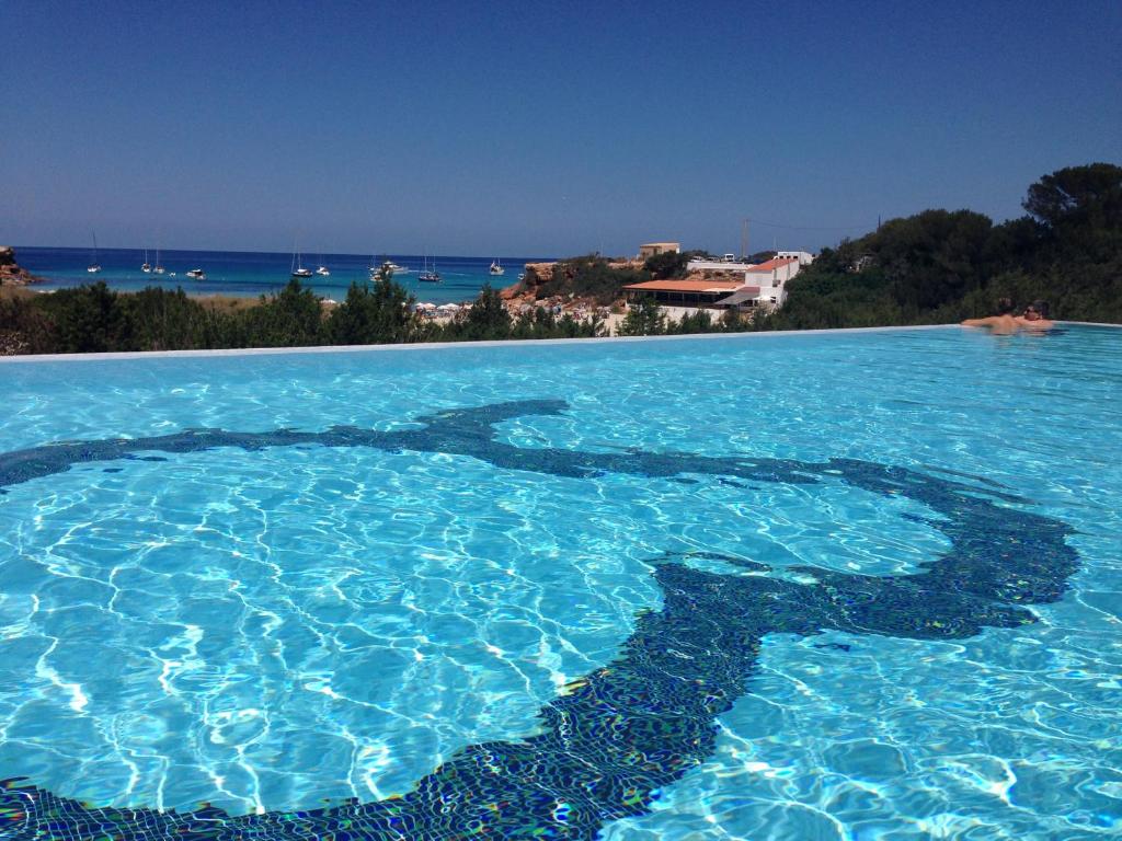 Hoteles en Sant Francesc De Formentera con cargadores para coches eléctricos