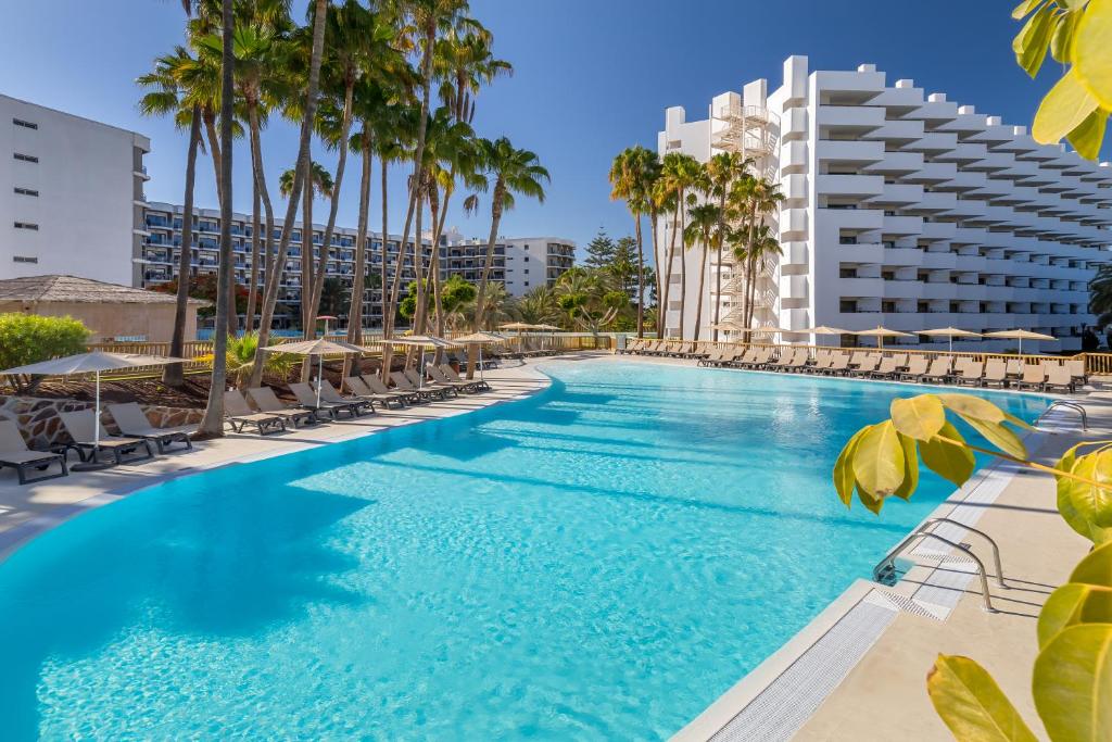 Hoteles en Urbanizacion Sonneland con cargadores para coches eléctricos