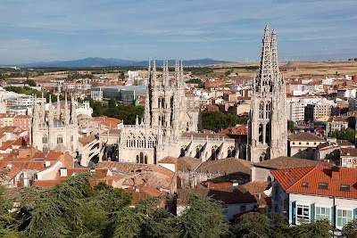 Hôtels à Burgos avec chargeurs pour voitures électriques