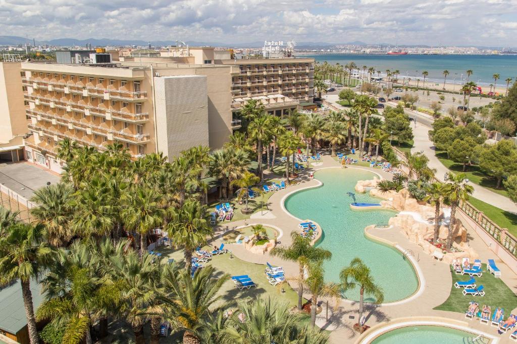 Hoteles en La Pineda con cargadores para coches eléctricos