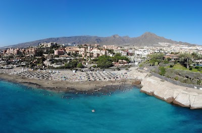 Hoteles en Costa Adeje con cargadores para coches eléctricos