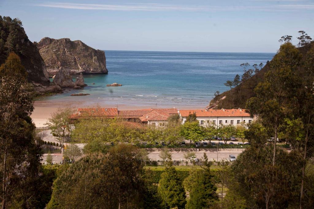 Hoteles en Villanueva De Colombres con cargadores para coches eléctricos