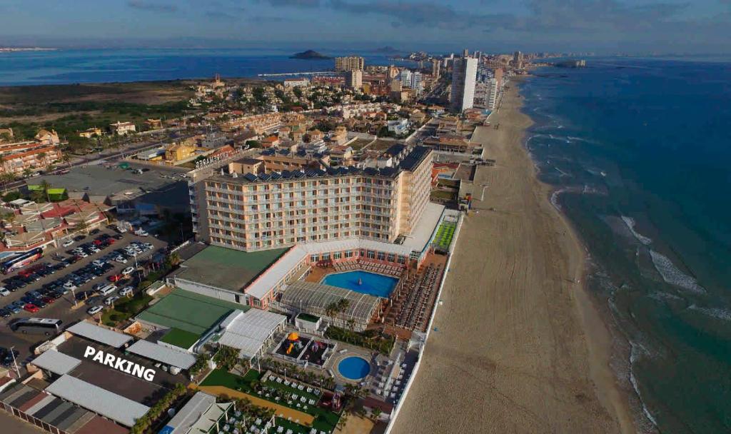 Hôtels à La Manga Del Mar Menor avec chargeurs pour voitures électriques