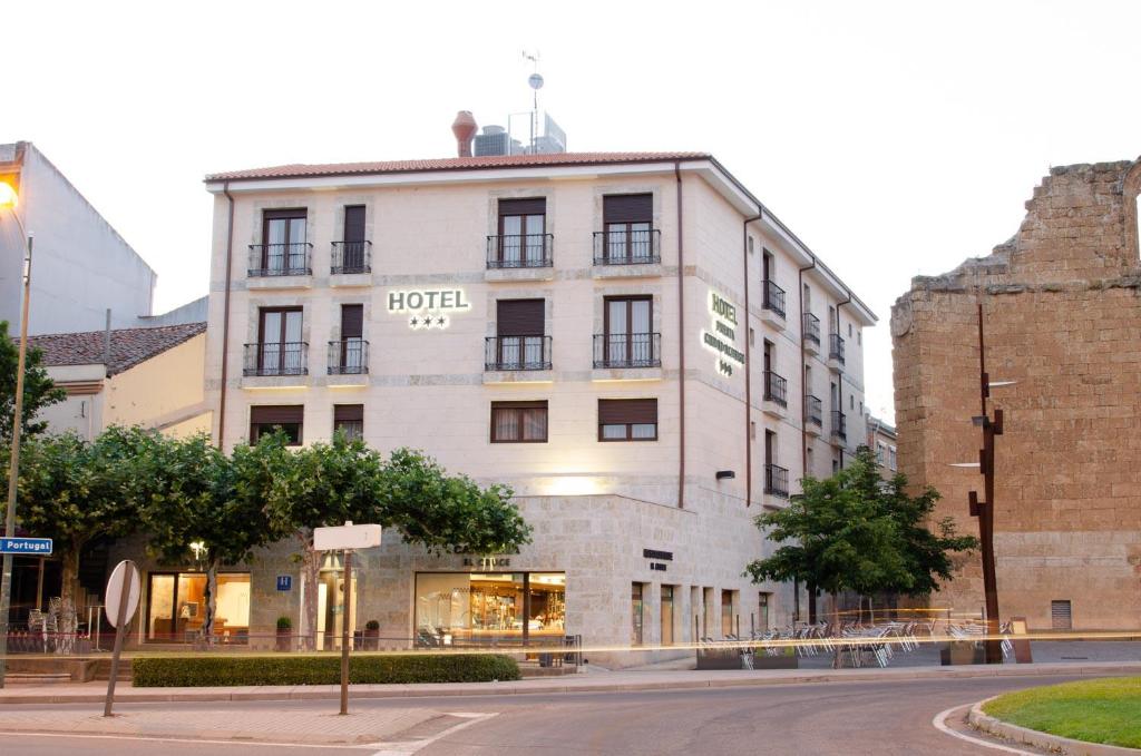 Hoteles en Poligono Industrial Las Viñas con cargadores para coches eléctricos
