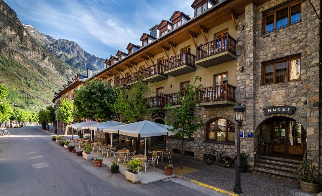 Hoteles en Benasque con cargadores para coches eléctricos