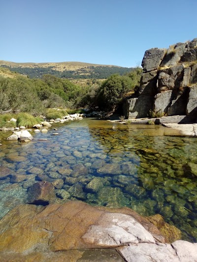 Hoteles en Navarredonda De Gredos con cargadores para coches eléctricos
