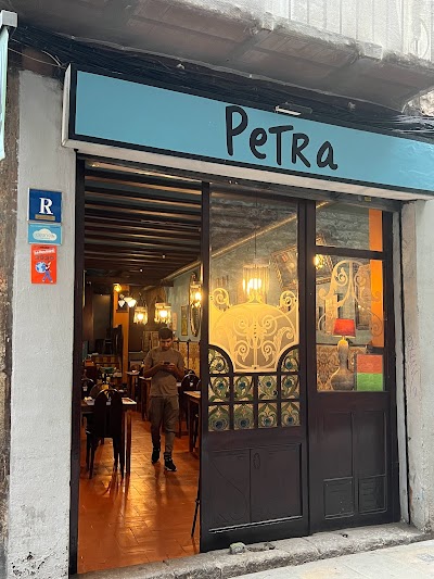 Hôtels à Petra avec chargeurs pour voitures électriques