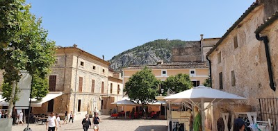 Hôtels à PollenÇa avec chargeurs pour voitures électriques