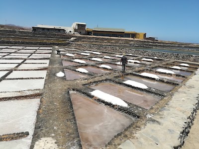 Hoteles en Salinas Del Carmen con cargadores para coches eléctricos