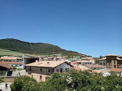Hôtels à Subiza avec chargeurs pour voitures électriques