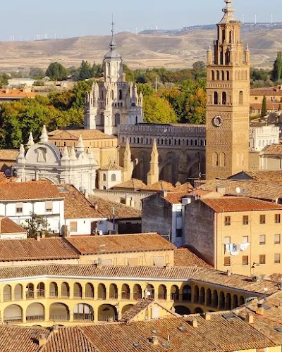 Hôtels à Tarazona avec chargeurs pour voitures électriques