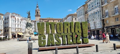 Hotéis em Vitoria com carregadores para carros elétricos